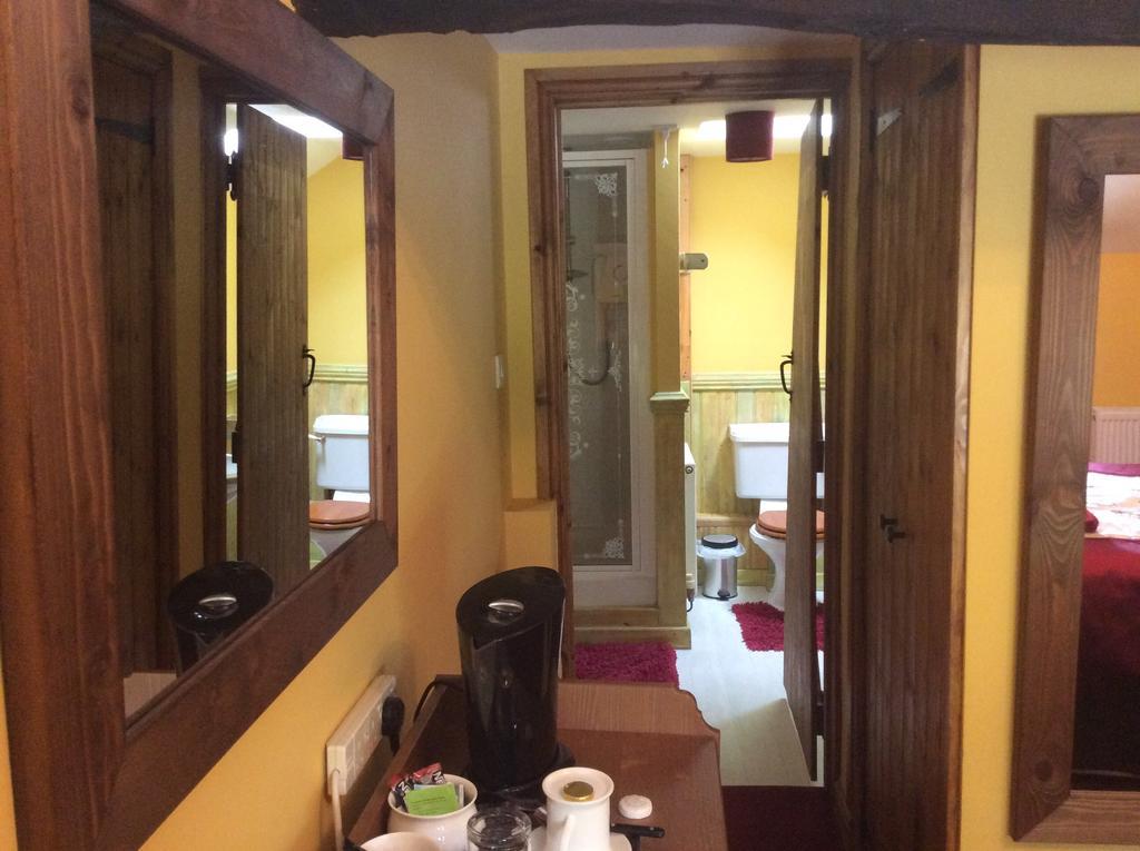 Knockin The Old Forge B&B الغرفة الصورة